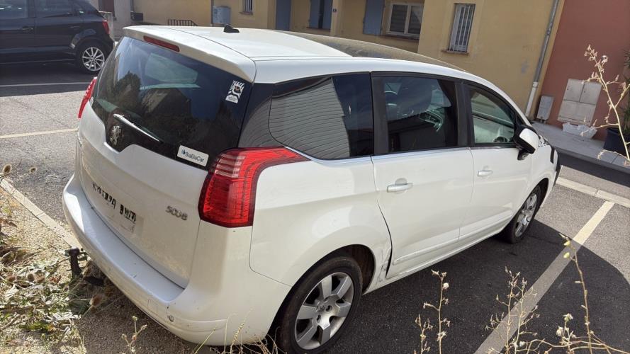 Image Pare choc arriere - PEUGEOT 5008 1