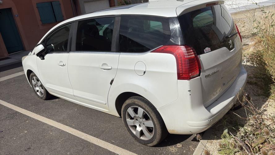 Image Pare choc arriere - PEUGEOT 5008 1