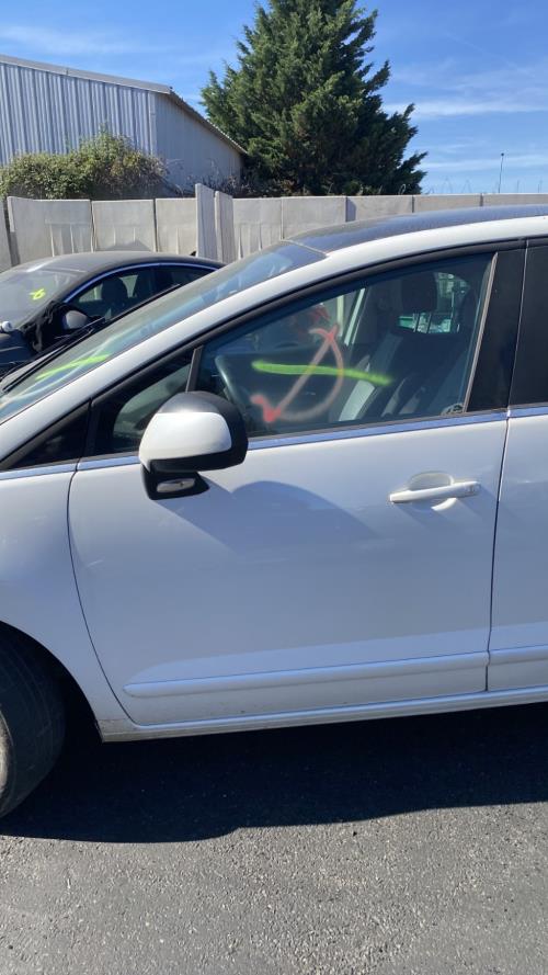Image Porte avant gauche - PEUGEOT 5008 1