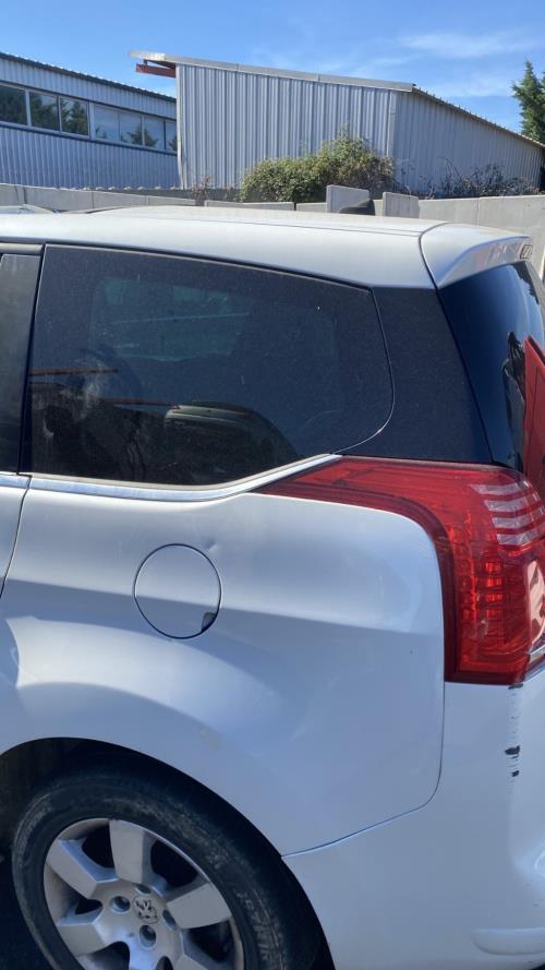 Image Trappe d'essence - PEUGEOT 5008 1