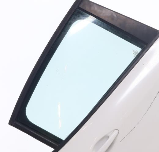 Image Vitre arriere droit - PEUGEOT 208 1