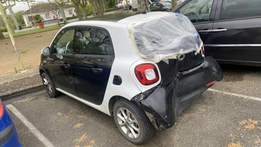 Image Feu arriere principal gauche (feux) - SMART FORFOUR 2