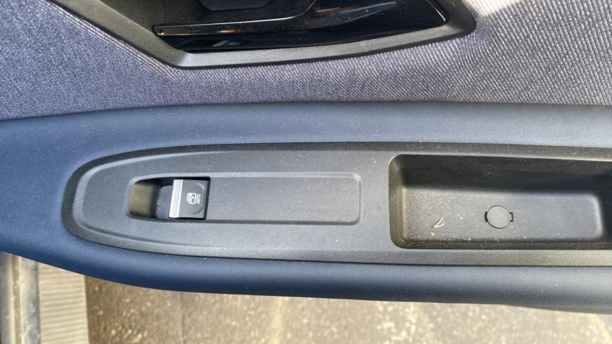 Image Interrupteur de leve vitre avant droit - RENAULT R4