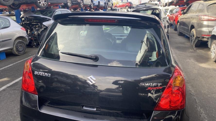 Image Malle/Hayon arriere - SUZUKI SWIFT 3