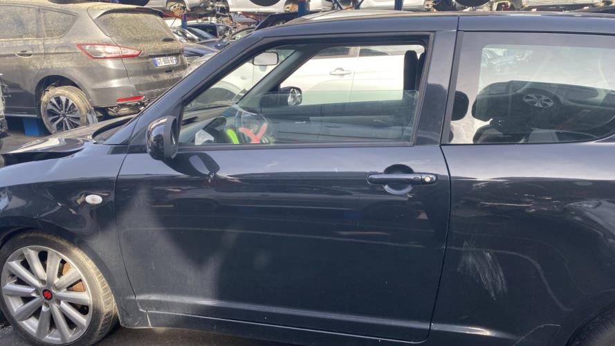 Image Porte avant gauche - SUZUKI SWIFT 3