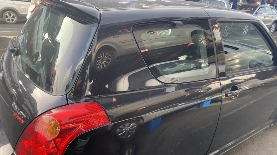 Image Custode arriere droit - SUZUKI SWIFT 3