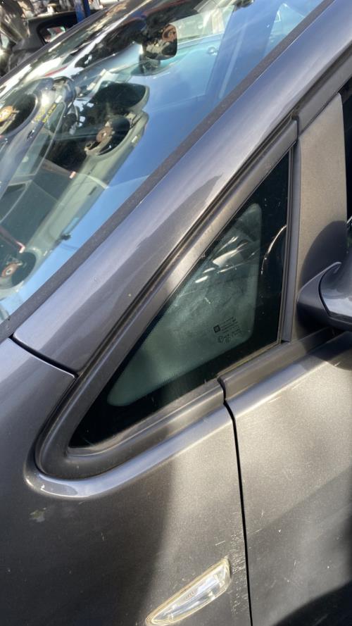 Image Custode avant gauche - OPEL ASTRA J