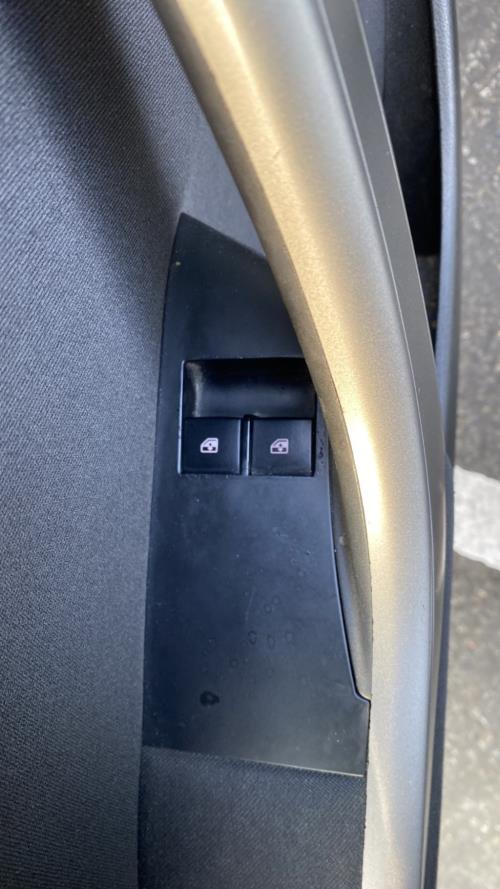 Image Interrupteur de leve vitre avant gauche - OPEL ASTRA J