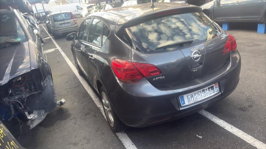 Image Renfort pare choc arriere (traverse) - OPEL ASTRA J