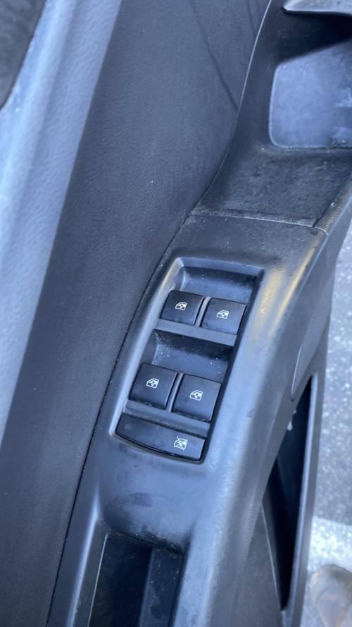 Image Interrupteur de leve vitre avant gauche - OPEL MERIVA B