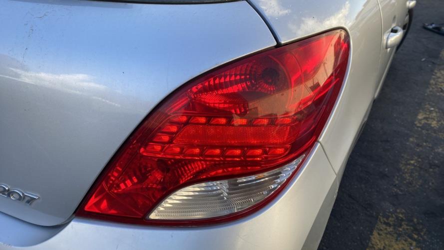 Image Feu arriere principal droit (feux) - PEUGEOT 207