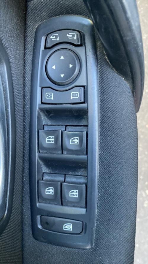 Image Interrupteur de leve vitre avant gauche - RENAULT LAGUNA 3