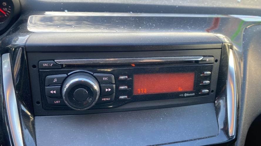 Image Autoradio d'origine - PEUGEOT 208 1