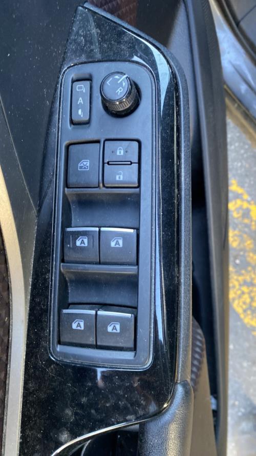 Image Interrupteur de leve vitre avant gauche - TOYOTA C-HR 1