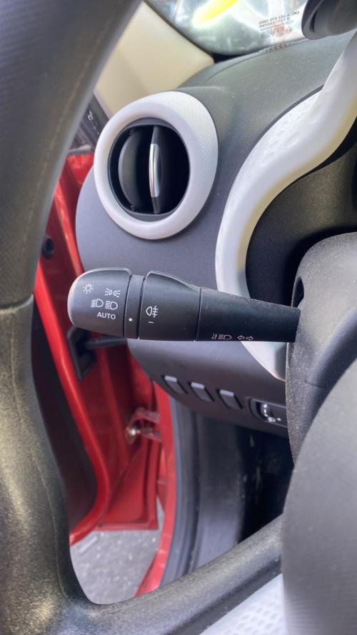 Image Com (Bloc Contacteur Tournant+Commodo Essuie Glace+Commodo Phare) - RENAULT TWINGO 3