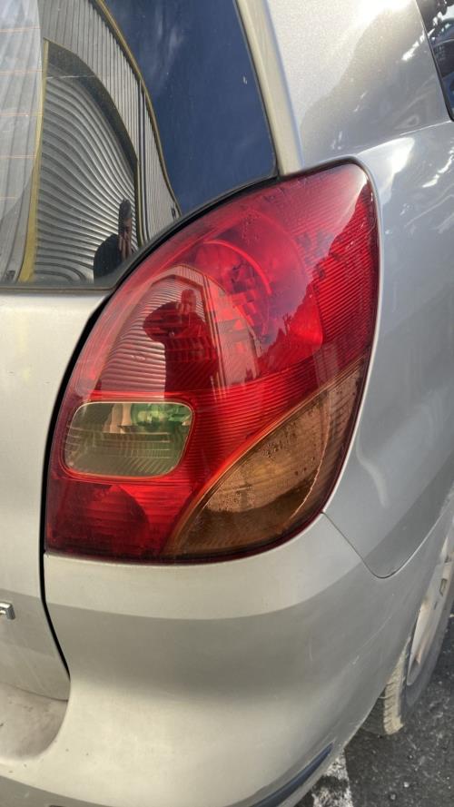 Image Feu arriere principal droit (feux) - TOYOTA COROLLA VERSO 1
