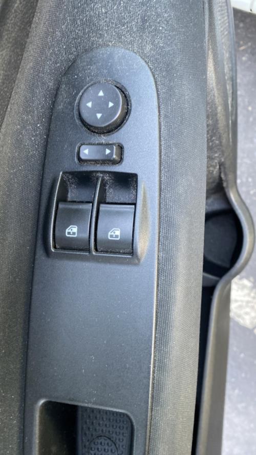 Image Interrupteur de leve vitre avant gauche - FIAT PUNTO EVO 3