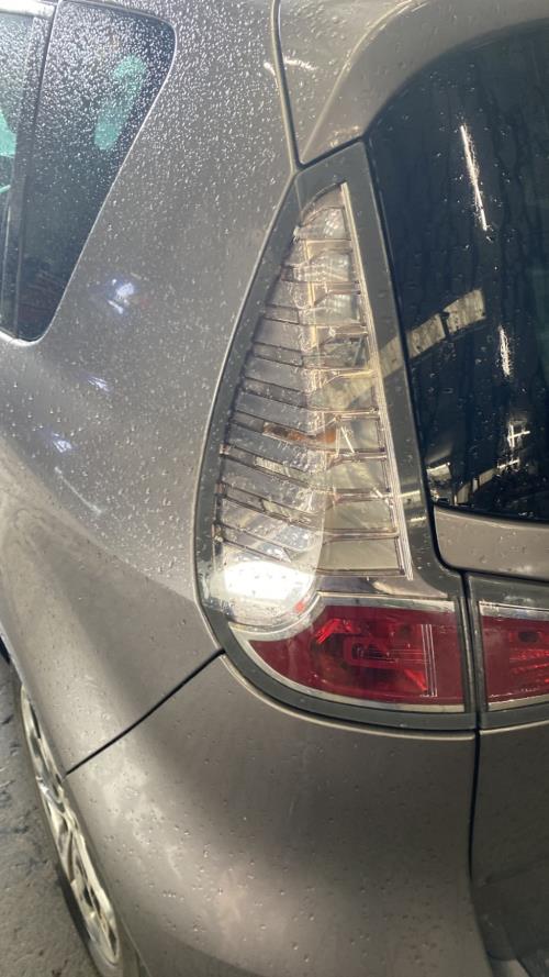 Image Feu arriere principal gauche (feux) - RENAULT SCENIC 3