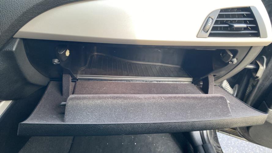 Image Boite a gants - BMW SERIE 1 F20