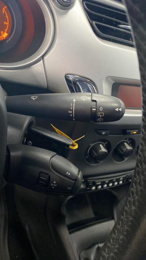 Image Com (Bloc Contacteur Tournant+Commodo Essuie Glace+Commodo Phare) - CITROEN C3 2