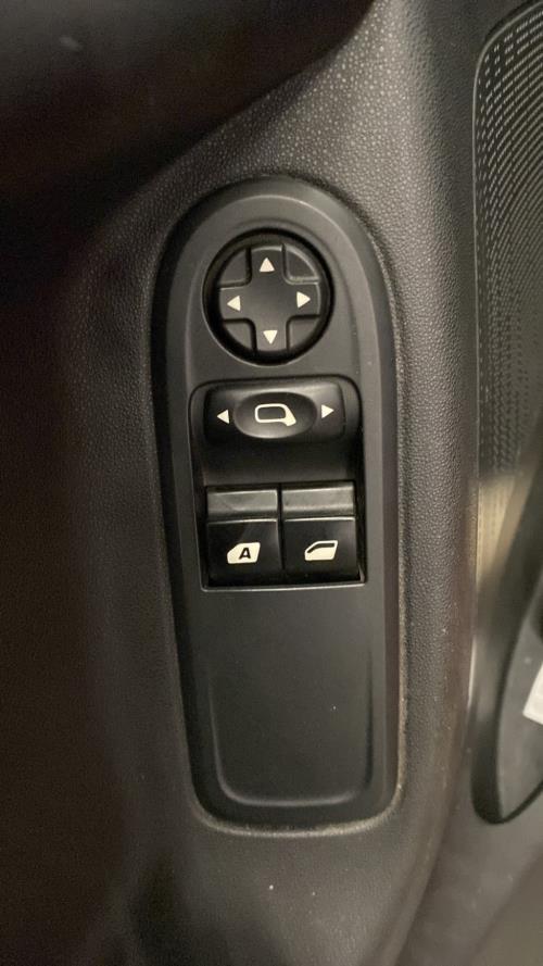 Image Interrupteur de leve vitre avant gauche - CITROEN C3 2