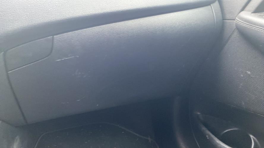 Image Boite a gants - KIA CARENS 4