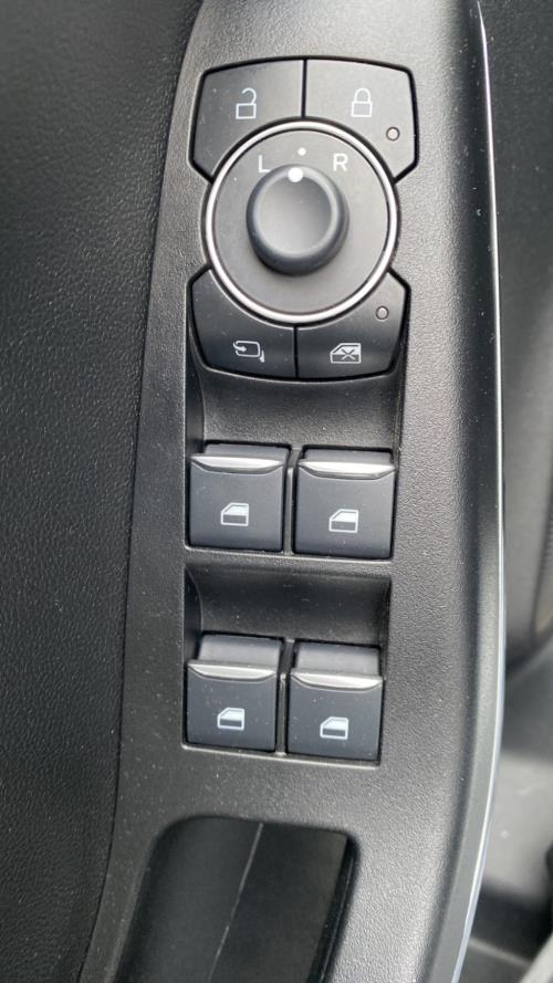 Image Interrupteur de leve vitre avant gauche - FORD PUMA 2