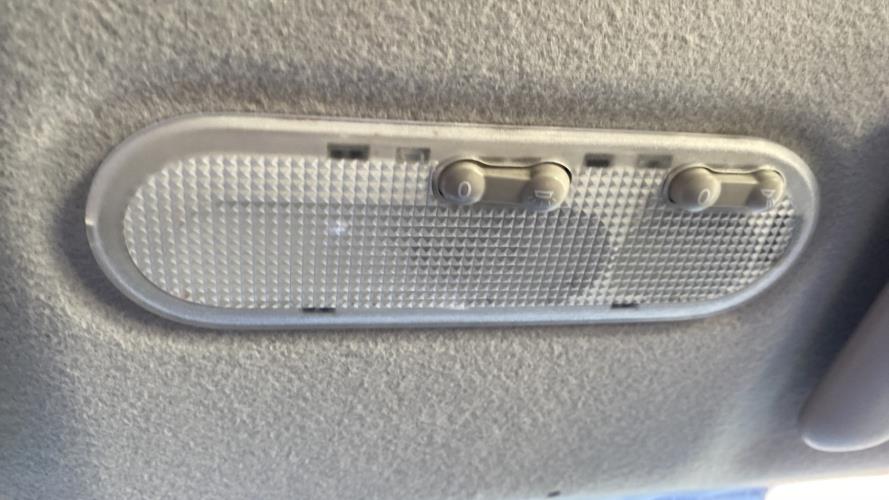 Image Eclairage de plafonnier - DACIA SANDERO 1