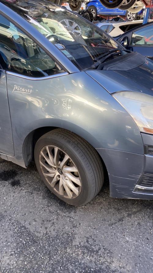 Image Aile avant droit - CITROEN C4 PICASSO 1