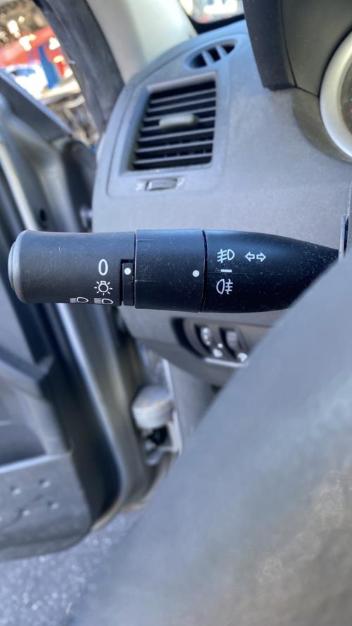 Image Com (Bloc Contacteur Tournant+Commodo Essuie Glace+Commodo Phare) - RENAULT MEGANE 2