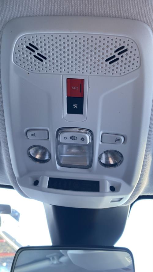Image Eclairage de plafonnier - PEUGEOT 208 2