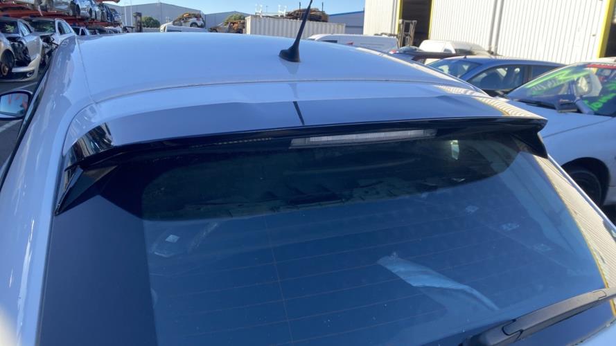 Image Feu arriere stop central - PEUGEOT 208 2