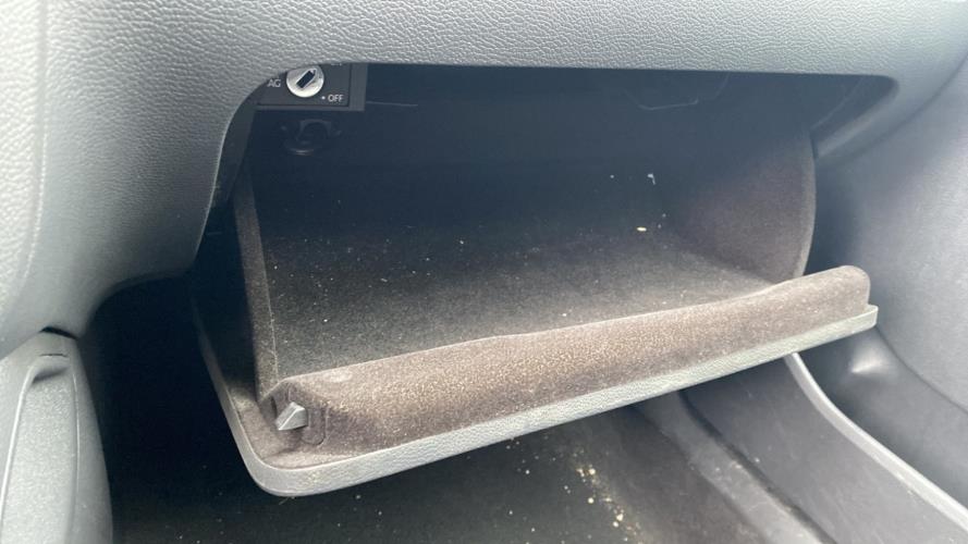 Image Boite a gants - VOLKSWAGEN GOLF 5