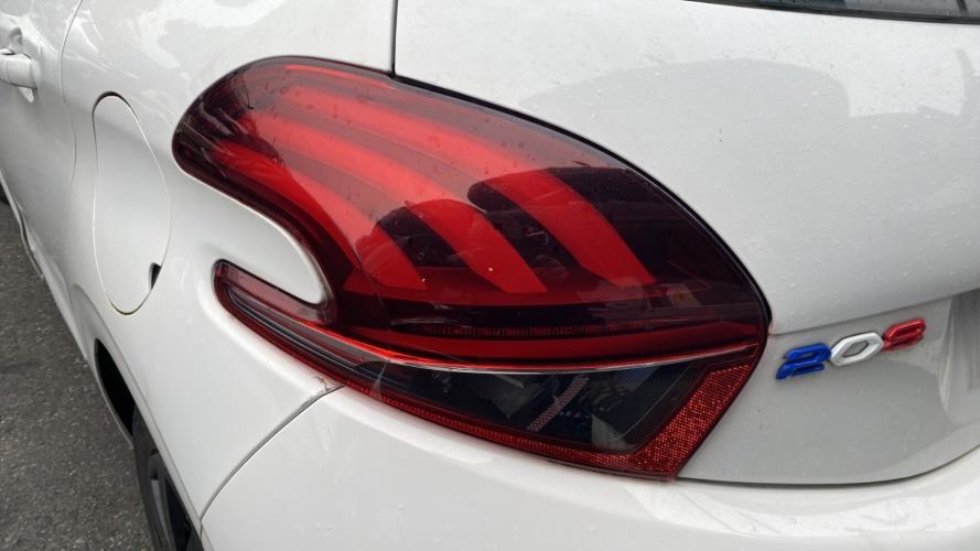 Image Feu arriere principal gauche (feux) - PEUGEOT 208 1