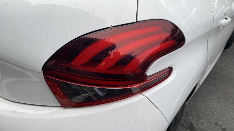 Image Feu arriere principal droit (feux) - PEUGEOT 208 1