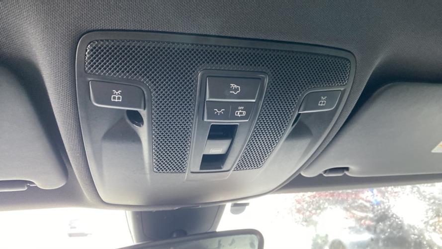 Image Eclairage de plafonnier - MERCEDES CLASSE CLA 117