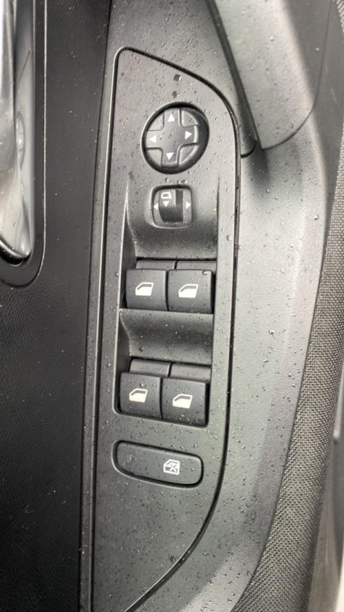 Image Interrupteur de leve vitre avant gauche - PEUGEOT 2008 2