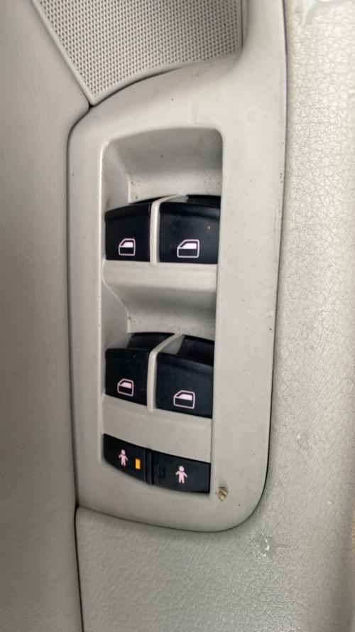 Image Interrupteur de leve vitre avant gauche - AUDI A6 3