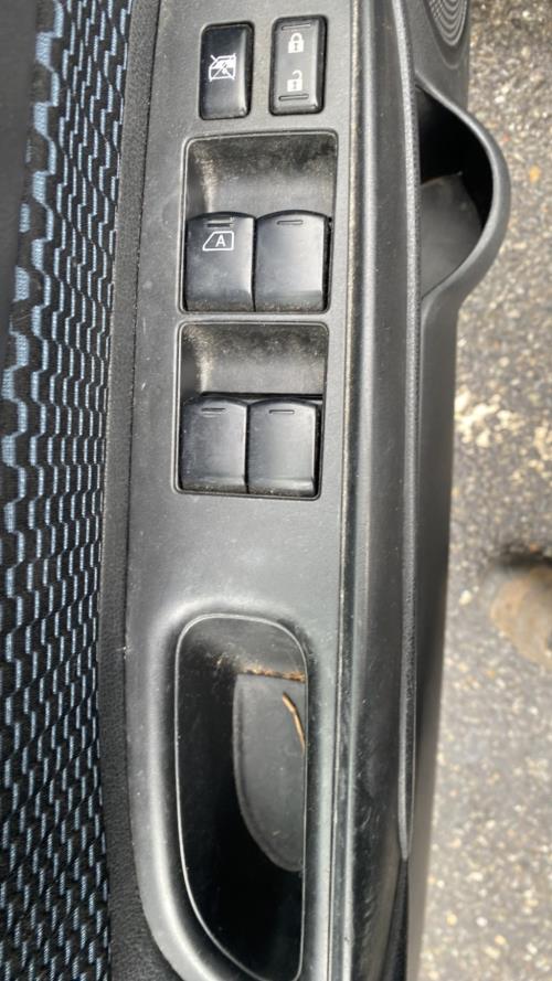 Image Interrupteur de leve vitre avant gauche - NISSAN NOTE 2