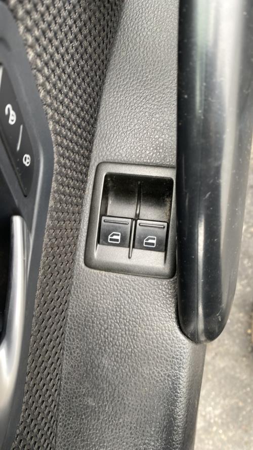 Image Interrupteur de leve vitre avant gauche - VOLKSWAGEN SCIROCCO 3