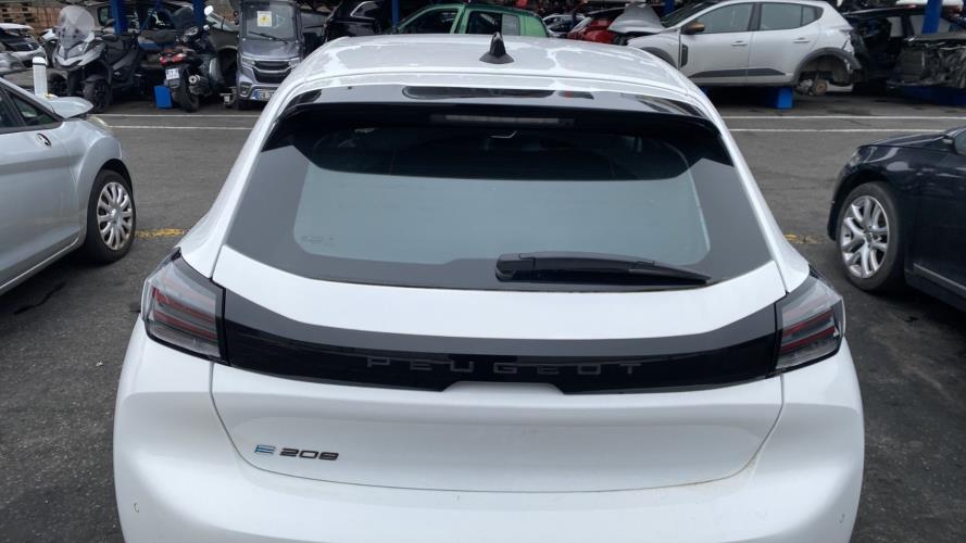 Image Feu arriere principal droit (feux) - PEUGEOT 208 2