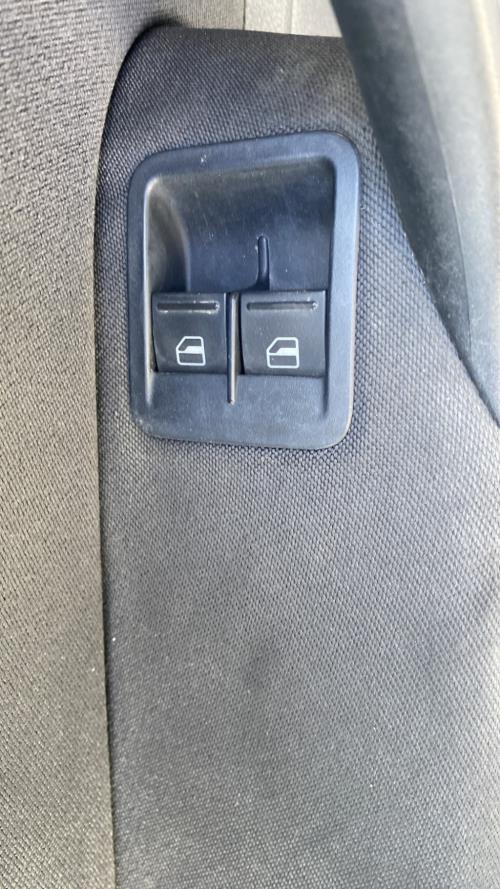 Image Interrupteur de leve vitre avant gauche - VOLKSWAGEN POLO 5