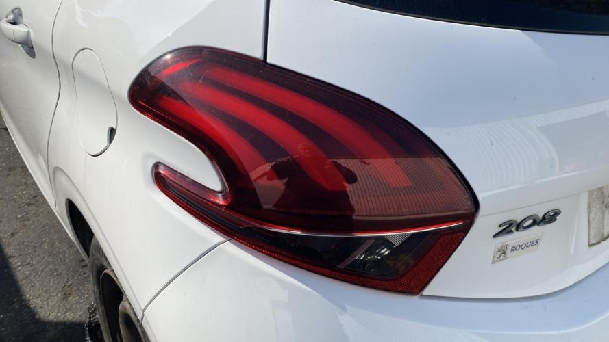 Image Feu arriere principal gauche (feux) - PEUGEOT 208 1