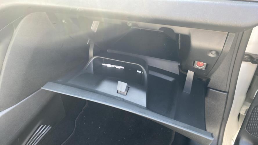 Image Boite a gants - PEUGEOT 208 1