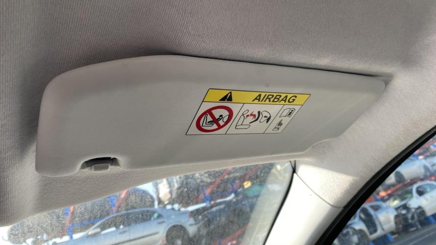 Image Pare soleil droit - PEUGEOT 208 1