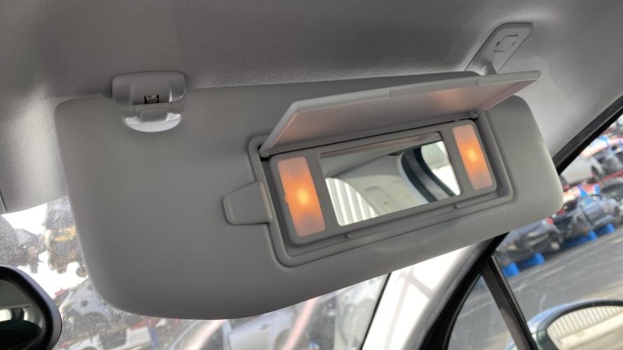 Image Pare soleil droit - PEUGEOT 2008 1