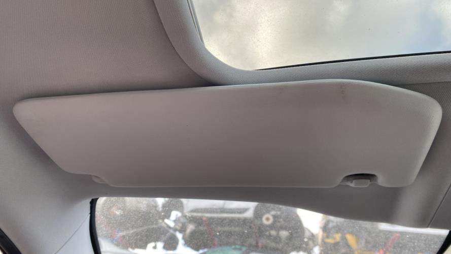 Image Pare soleil gauche - PEUGEOT 2008 1