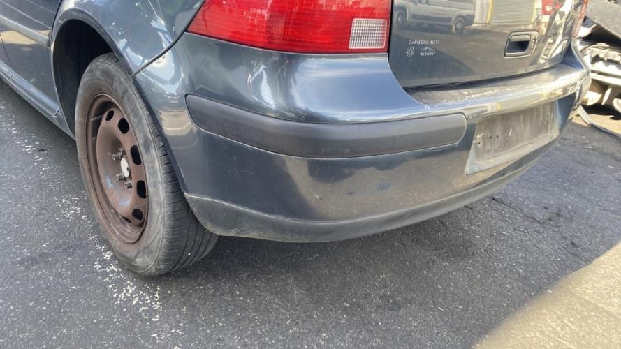 Image Pare choc arriere - VOLKSWAGEN GOLF 4