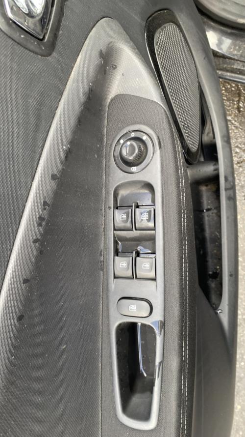 Image Interrupteur de leve vitre avant gauche - RENAULT ZOE 1