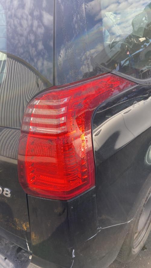 Image Feu arriere principal droit (feux) - PEUGEOT 5008 1